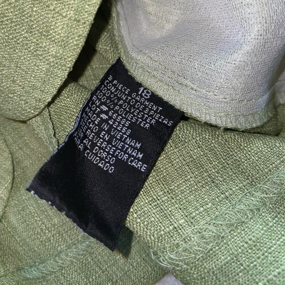 Perceptions Green Blazer with Black Buttons - 1 part of 3 piece set - Picture 5 of 6